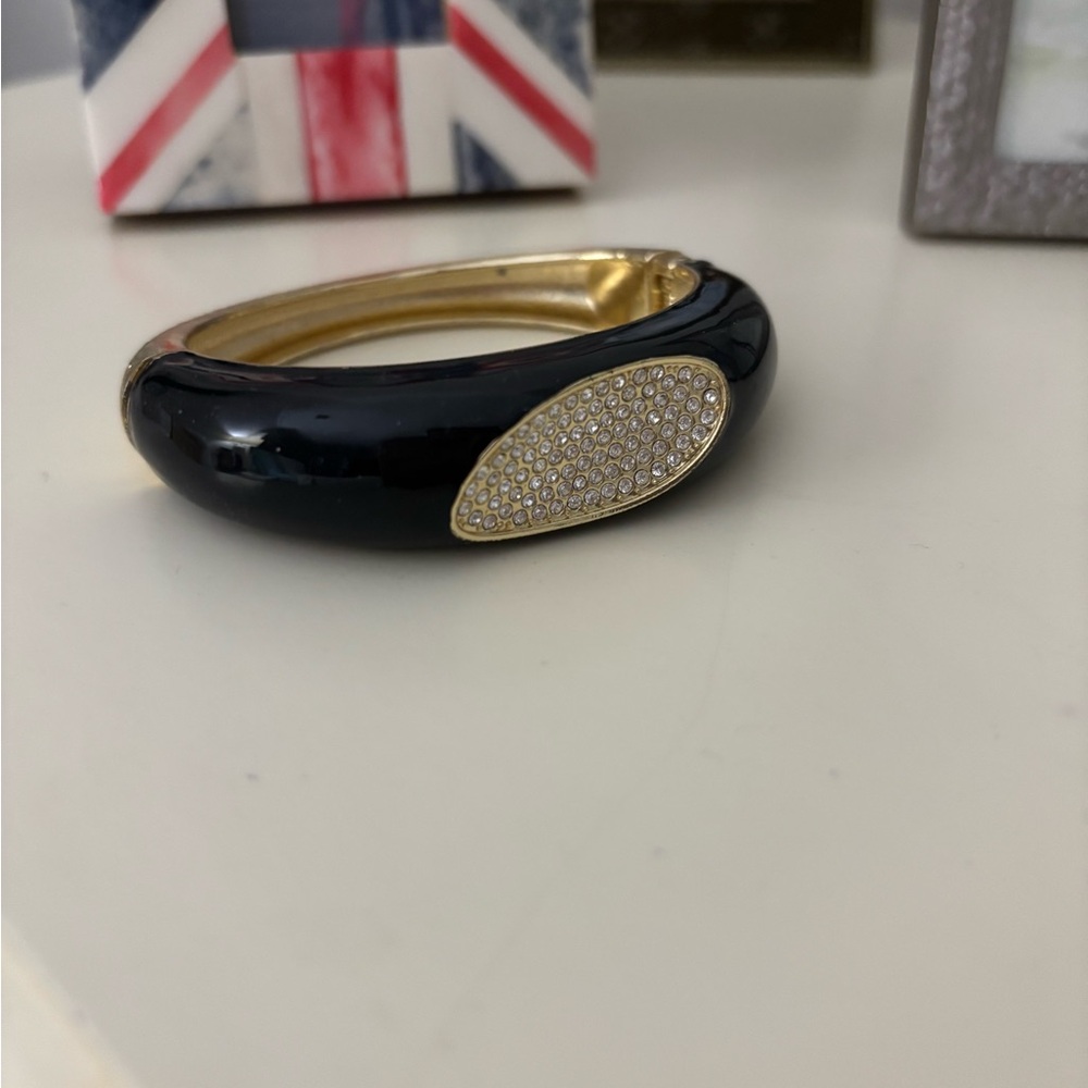 Elegant Black and Gold Women's Bracelet